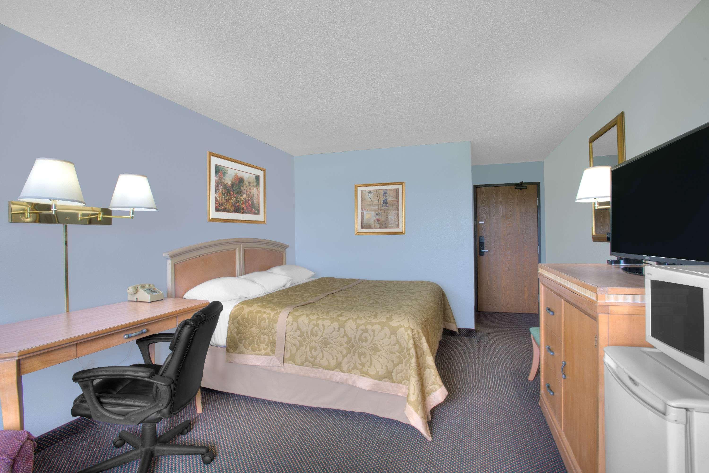 Super 8 By Wyndham Augusta Hotel Екстериор снимка